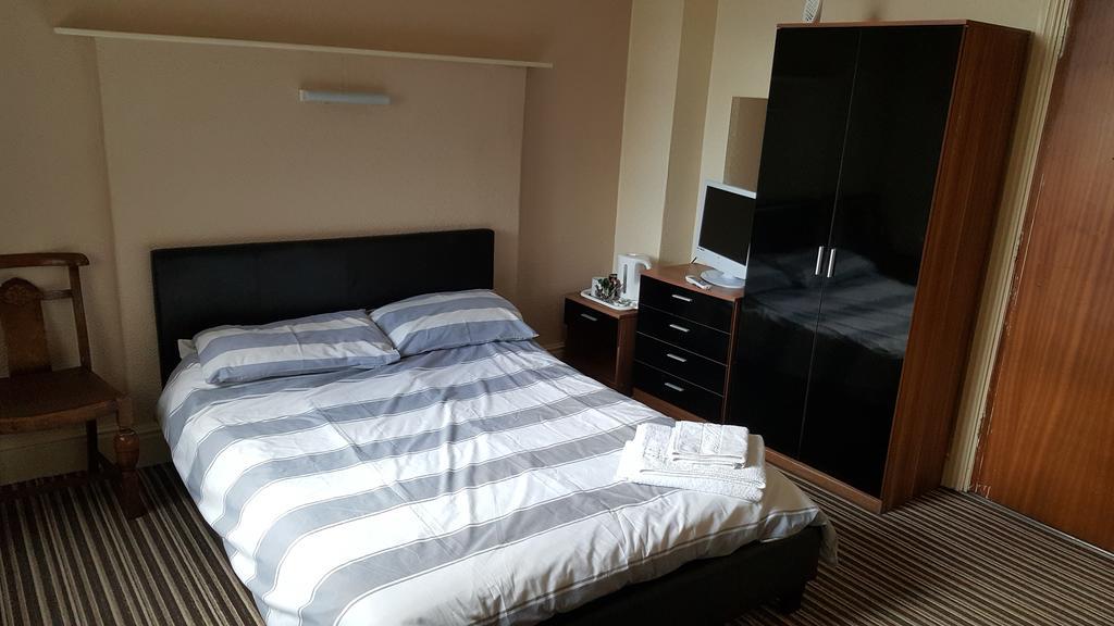 בארו אין פרנס The Lodge Guest Accommodation מראה חיצוני תמונה