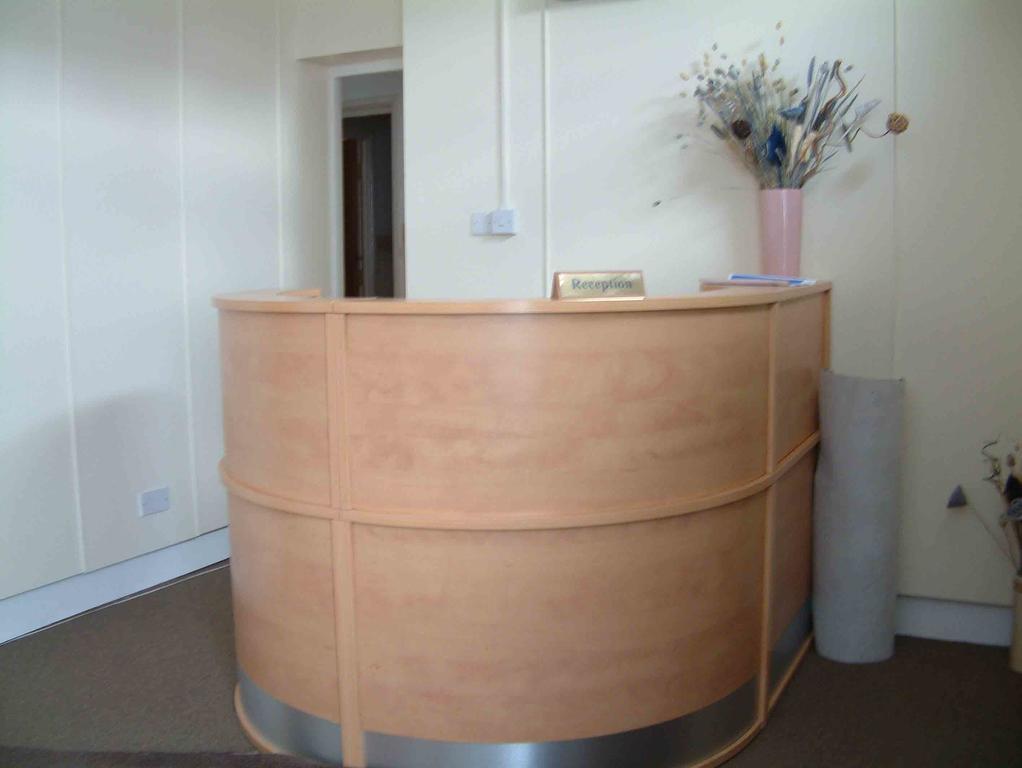 בארו אין פרנס The Lodge Guest Accommodation מראה חיצוני תמונה