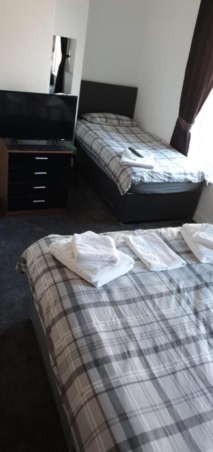 בארו אין פרנס The Lodge Guest Accommodation מראה חיצוני תמונה